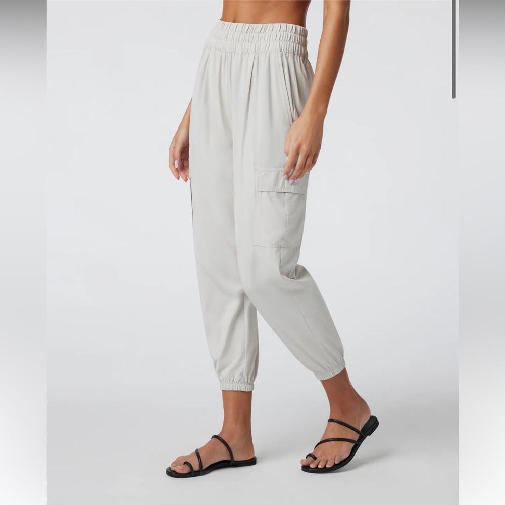 Vuori Women's Light Gray Pants